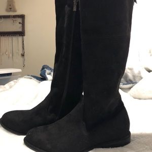 Stuart Weitzman Youth size 5 Lowland Bow boots.